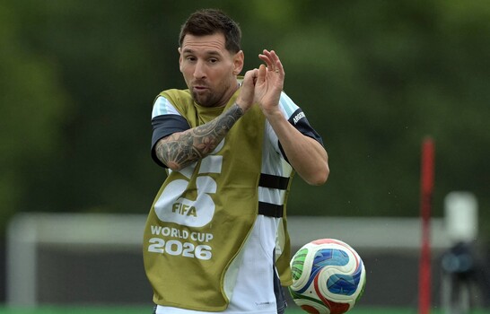La pelota debe llegarle a Messi para que haga la magia, dice Enzo Fernández