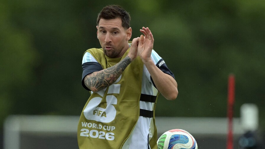 La pelota debe llegarle a Messi para que haga la magia, dice Enzo Fernández