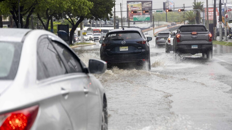 El COE coloca al Gran Santo Domingo y Monte Plata en alerta verde por lluvias
