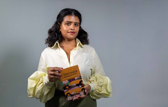La joven escritora Farhina Sánchez convierte las rutas de concho en historias de identidad nacional