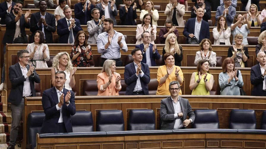 El Congreso de Diputados español insta a Sánchez a dimitir por los casos de corrupción
