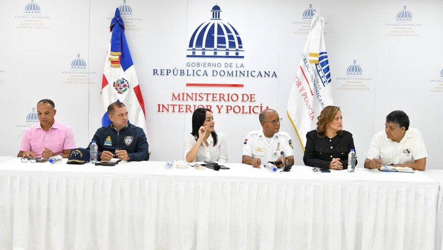 Autoridades coordinan estrategia para regularizar paradas de motoconchistas en el Gran Santo Domingo