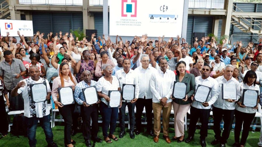 El Gobierno entrega 1,099 títulos de propiedad en Palmarejo