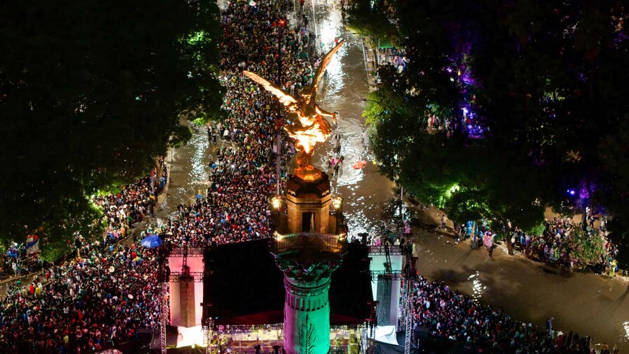Más de 800,000 personas celebran en las calles de Ciudad de México el triunfo del Tricolor