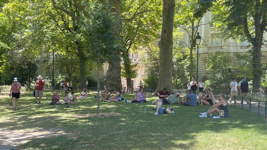 París prohíbe el consumo de alcohol a partir del viernes por la ola de calor