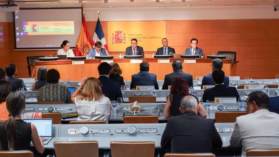 Sanz Lovatón busca en España inversionistas de semiconductores