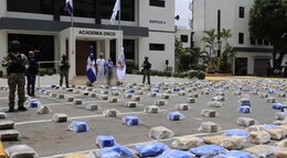 DEA califica de “contundente golpe” al narcotráfico decomiso de 1,360 paquetes de presunta cocaína