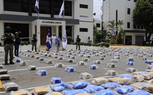 DEA califica de “contundente golpe” al narcotráfico decomiso de 1,360 paquetes de presunta cocaína