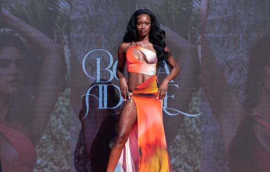 Bikinis 2026: del regreso del tie dye a las siluetas noventeras