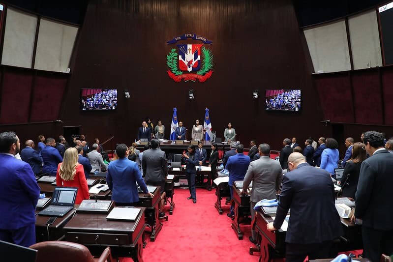 Diputados aprueban de urgencia reforma a ley de residuos sólidos y reducen montos a pagar