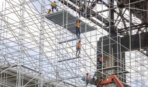 Puente de la 17 entra en fase de sustitución de estructuras  metálicas