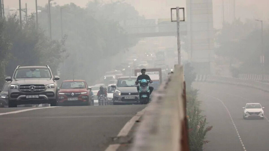 Nueva Delhi pagará a ciudadanos por comprar coches eléctricos para frenar la contaminación