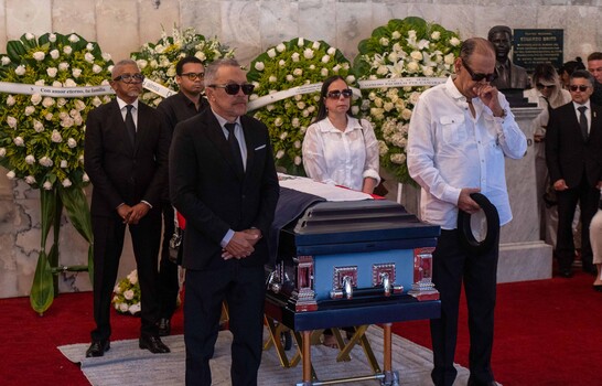 Fernando Villalona conmovido tras la muerte de Alex Bueno: “Ahora va a ser más querido”