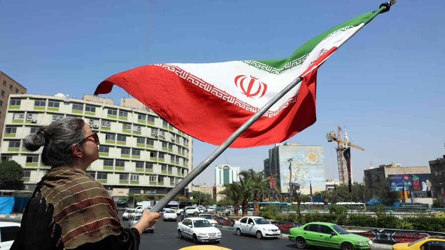 Trump advierte a Irán: Esta noche les vamos a dar duro