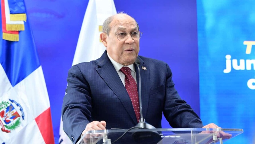 Santos Badía plantea transformar la educación superior ante avances tecnológicos y la IA