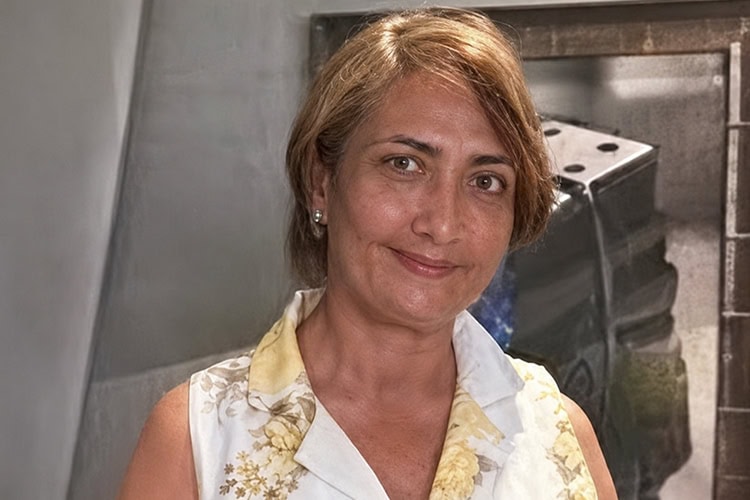 Tenía 57 años. Era orientadora escolar jubilada y técnica regional en el área de Orientación y Psicología de la Dirección Regional de Educación de Nagua. La mató a puñaladas su expareja, de quien se había divorciado tres meses antes. No se dijo si procrearon hijos. Reportes policiales indican que el feminicida convenció a su víctima de reunirse con él. El feminicida se suicidó. Los cuerpos de ambos aparecieron en una habitación de motel. Compañeros del sector magisterial organizaron vigilias y actos de recordación en honor a su trayectoria. Ocurrió el <strong>12 de junio </strong>en el municipio de Nagua, María Trinidad Sánchez.
