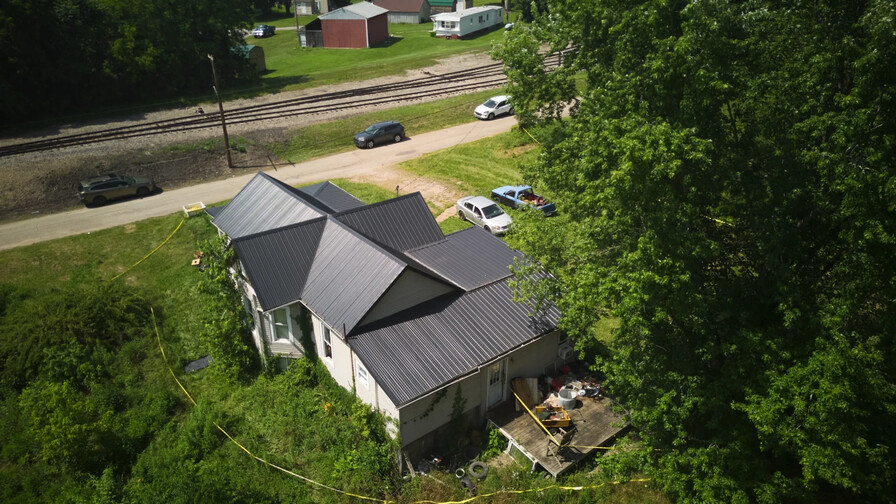 Caso de 16 hermanos hallados en condiciones insalubres desborda recursos de un condado de Ohio