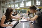 El perfil de la regularización de migrantes en España: 81 % menores de 45 y 43 % mujeres