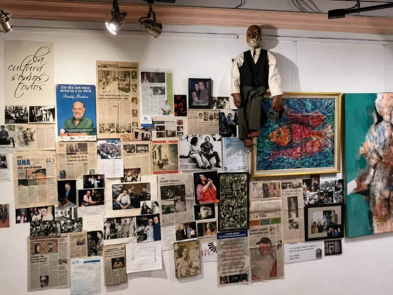 Reseñas periodísticas publicadas a lo largo de más de cinco décadas documentan la historia, el impacto y la evolución de Casa de Teatro como referente de la cultura dominicana.