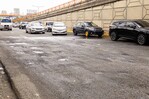 Fuga de agua sigue destruyendo tramo de la avenida John F. Kennedy casi Doctor Defilló Fuga de agua sigue destruyendo tramo de la avenida John F. Kennedy casi Doctor Defilló
