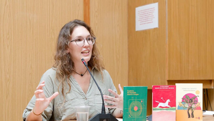 La escritora argentina Katya Vázquez gana premio de poesía en España