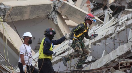 Venezuela cumple seis meses sin Nicolás Maduro devastada por los terremotos