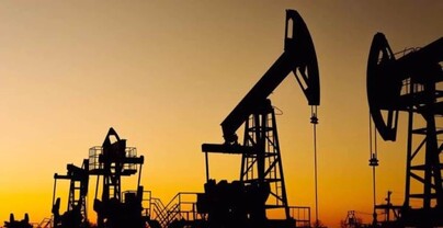 El petróleo baja alentado por la esperanza de una distensión en Oriente Medio