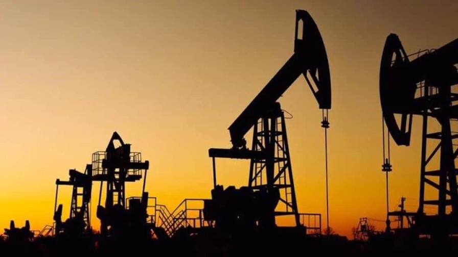 El petróleo baja alentado por la esperanza de una distensión en Oriente Medio