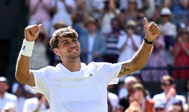 Cobolli sorprende a De Miñaur y ya está en cuartos de final de Wimbledon
