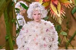 Chanel inspira su alta costura en clásicos de los cuentos infantiles