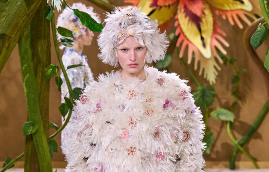 Chanel inspira su alta costura en clásicos de los cuentos infantiles
