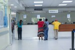 Médicos cumplen con el paro, mientras pacientes sufren por la suspensión de consultas Médicos cumplen con el paro, mientras pacientes sufren por la suspensión de consultas