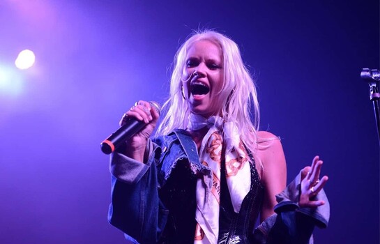 Fallece a los 37 años Lauren Bennett, voz de Party Rock Anthem