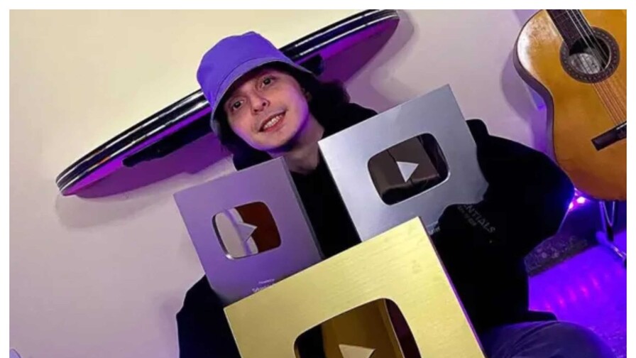 El youtuber Chatterbox pierde la vida en un accidente de tránsito en el que también murió su padre El youtuber Chatterbox pierde la vida en un accidente de tránsito en el que también murió su padre