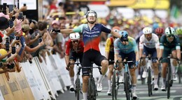 El neerlandés Olav Kooij resurge de un duro virus y corona una jornada caótica en el Tour de Francia