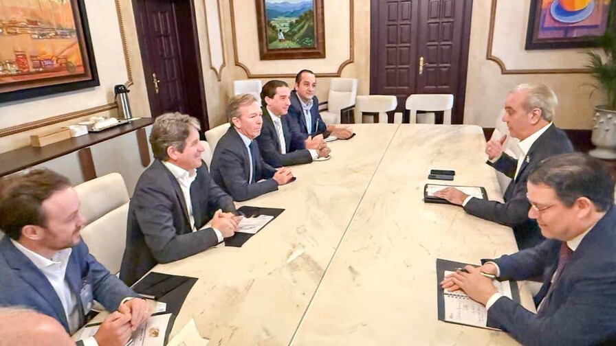 Corte mecanizado de caña de azúcar sube de 1 % a 70 % en cinco años, según ingenios