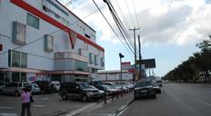 Comercio informal y exenciones golpean a comercios de la Luperón