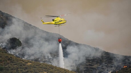 Al menos 12 fallecidos y 23 personas sin localizar en un violento incendio en el sur de España