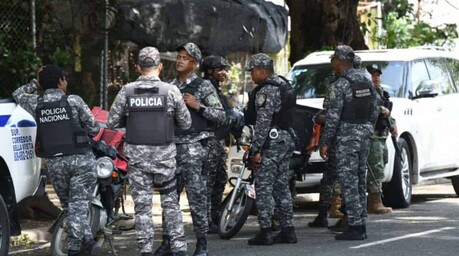 Reforma policial prohíbe revisar genitales y elimina rango de raso