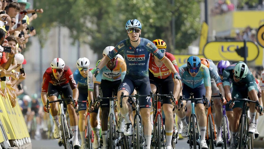 Tim Merlier gana el esprint de la séptima etapa del Tour de Francia Tim Merlier gana el esprint de la séptima etapa del Tour de Francia