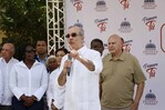 El presidente Luis Abinader promete impulsar proyectos de agua y obras viales en Samaná
