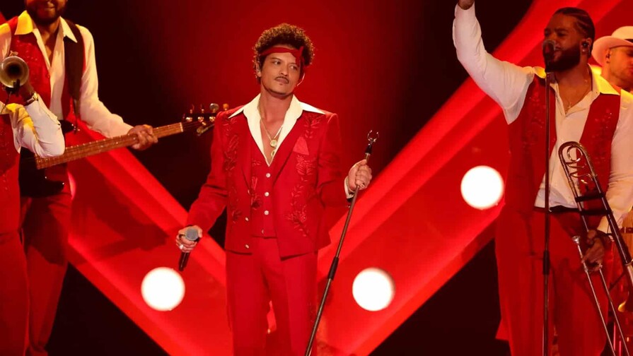 Bruno Mars conquista Madrid con una noche de romance, baile y grandes éxitos