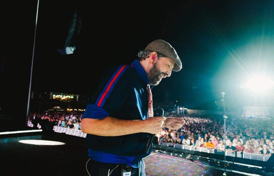 Juan Luis Guerra conquista Mallorca con un Son Fusteret repleto pese al calor y al Mundial