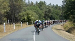 El sindicato de ciclistas pide revisar el horario de las etapas en los días de calor