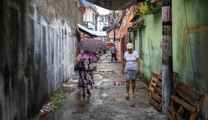 En los callejones de Santo Domingo, el hacinamiento y la hermandad conviven puerta a puerta