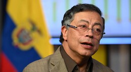 El Senado colombiano autoriza al expresidente Petro a salir del país por un año