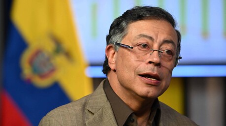El Senado colombiano autoriza al expresidente Petro a salir del país por un año