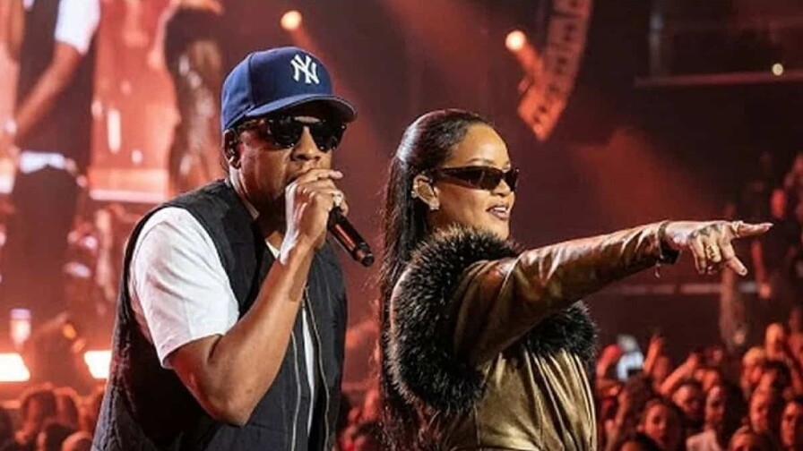 Rihanna sorprende con su regreso a los escenarios junto a Jay-Z en Nueva York Rihanna sorprende con su regreso a los escenarios junto a Jay-Z en Nueva York
