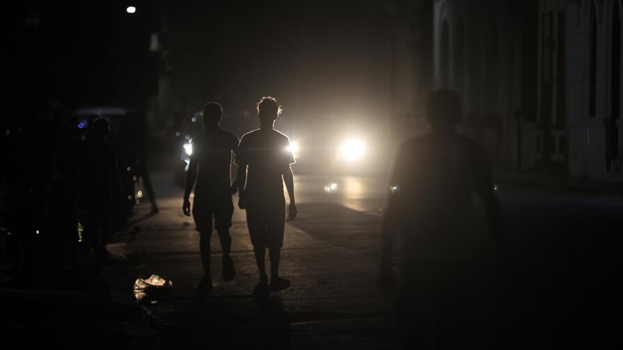 Tres apagones nacionales en una semana: la crisis energética en Cuba se agudiza
