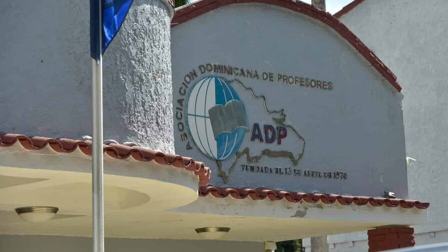 ADP pide a la Cámara de Diputados modificar artículos del Código Penal que afectan la labor docente